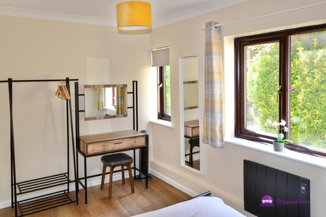 Station 1 Bed Apartment - Stayseekers Salisbury Exteriör bild